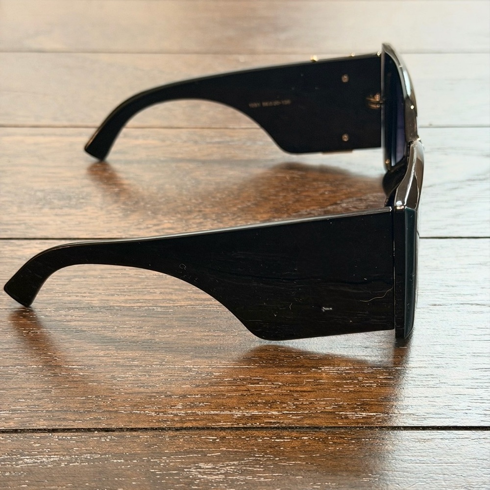 Stylish Black Sunglasses